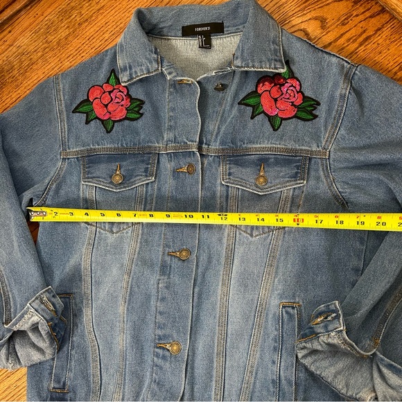 *SOLD*Forever 21 | Oversized Rose Embroidered Patch Denim Jacket - Picture 12 of 13